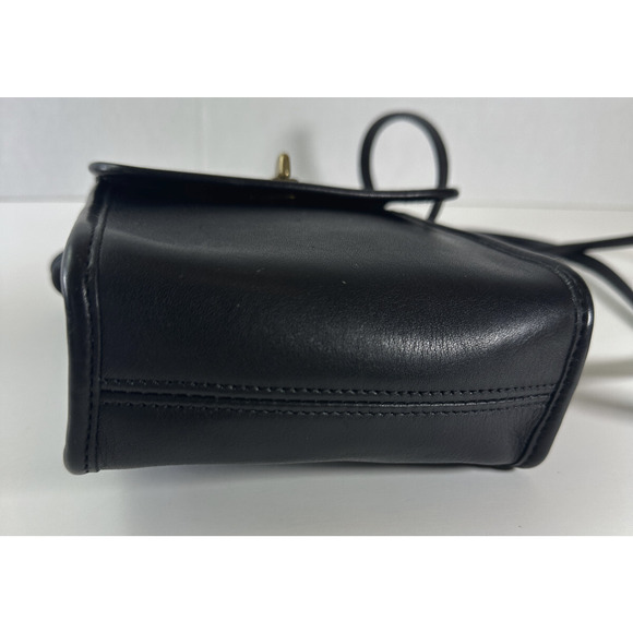 Vintage Coach Black Leather Scooter Flap Turnlock Closure Crossbody Bag 9893 - Picture 7 of 16